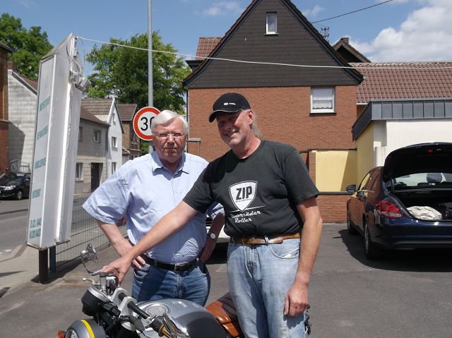 Das neue Motorrad von .....  (ich kann auch freundlicher gucken )