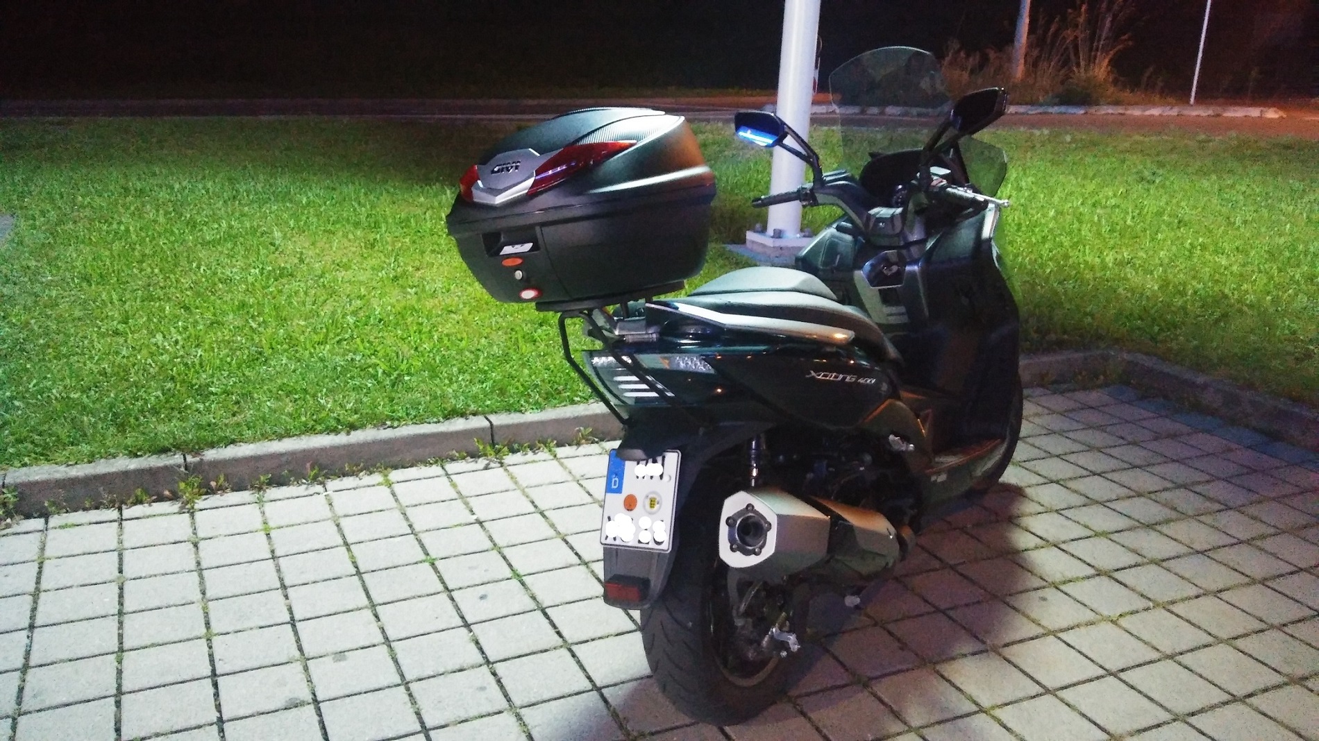 Kymco 400i_LI....jpg