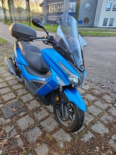 XT04a.jpg