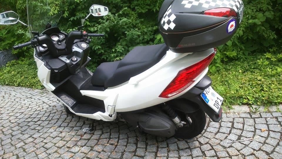 Kymco weiß 3.jpg